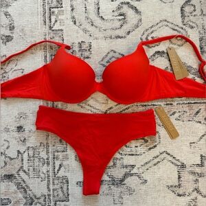 NWT! Skims Fits Everybody set Color Ruby bra 38A thong underwear XL